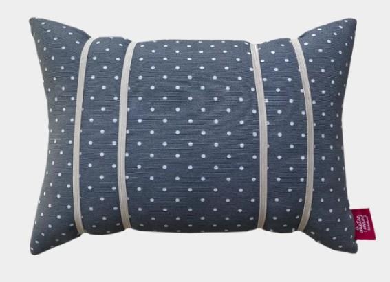 Coixí de lectura - Acer puntets | 8437018173556 | A quatre mans | Botiga online La Carbonera