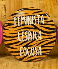 Xapa Feminista lèsbica fogosa | 9999900014846 | Botiga online La Carbonera