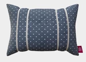 Coixí de lectura - Acer puntets | 8437018173556 | A quatre mans | Botiga online La Carbonera